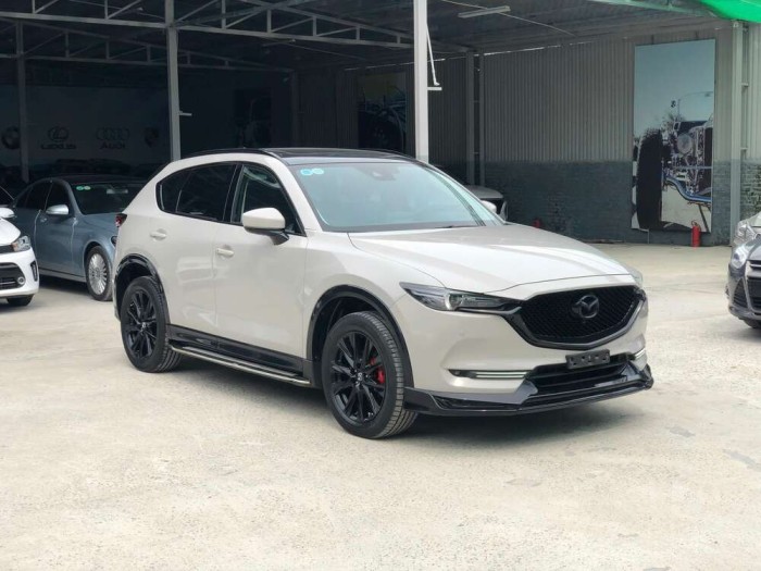 Mazda cx5 2.5 Trắng 2022 .  Dán ximăng